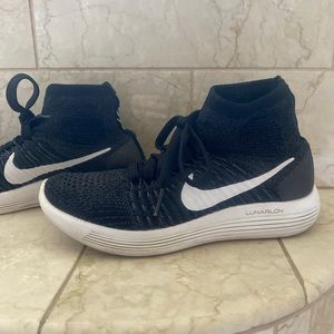 Nike Flyknit LunarEpic Hightop Sneakers size 5